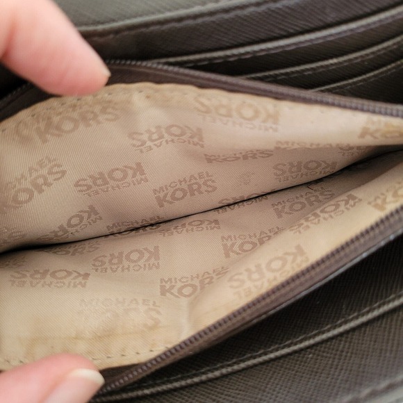 MICHAEL KORS MK Fulton Gusset Carryall Brown Saffiano Leather Envelope Wallet - Picture 6 of 14